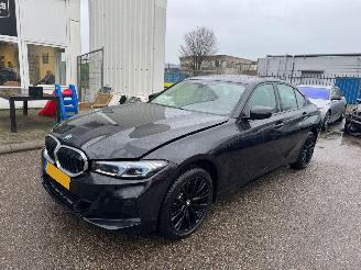 Schadeauto BMW 3-serie 330e AUTOMAAT BJ 2025 BJ 2025 6.850 KM 2025/10