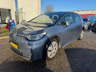 damaged passenger cars Volkswagen ID.3 Life 58 kWh AUTOMAAT BJ 2021 66.110 KM 2021/4