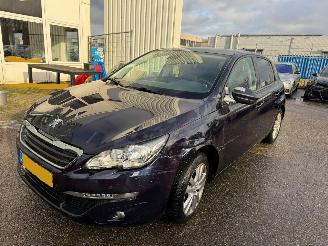 Unfallwagen Peugeot 308 1.6 BlueHDi Blue Lease Executive BJ 2015 303.615 KM 2015/12