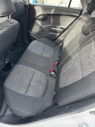 Kia Picanto 1.0 CVVT Airco BJ 2011 165.191 KM picture 11