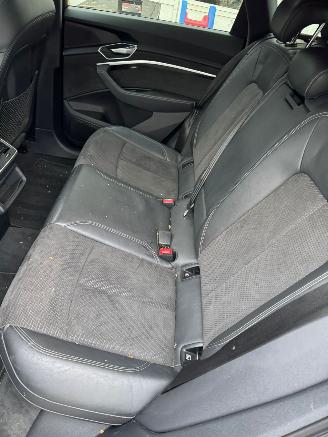 Audi E-tron e-tron 50 AUTOMAAT quattro Launch edition Black 71 kWh 96.160 KM picture 15