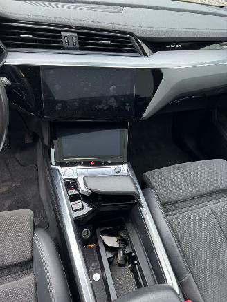 Audi E-tron e-tron 50 AUTOMAAT quattro Launch edition Black 71 kWh 96.160 KM picture 11