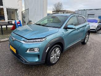 uszkodzony samochody osobowe Hyundai Kona EV Limited 64 kWh AUTOMAAT BJ 2020 73.290 KM 2020/12