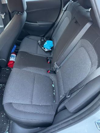 Hyundai Kona EV Comfort AUTOMAAT 64 kWh BJ 2023 31.431 KM picture 13