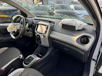 Toyota Aygo 1.0 VVT-i x-play BJ 2014 142.605 KM picture 12