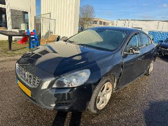 Unfallwagen Volvo S-60 2.0T Intro Edition BJ 2011 223.153 KM 2011/1