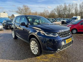 damaged passenger cars Land Rover Discovery Sport P300e AUTOMAAT 1.5 R-Dynamic SE BJ 2020 125.879 KM 2020/11