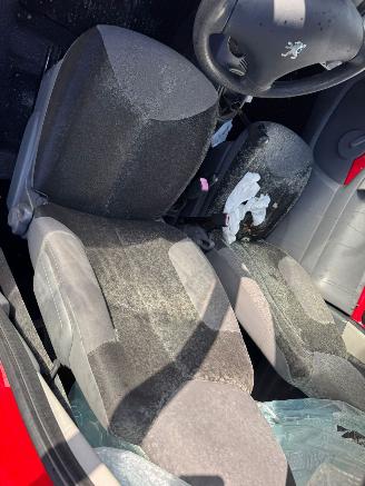 Peugeot 107 1.0-12V XR BJ 2009 239.000 KM picture 11