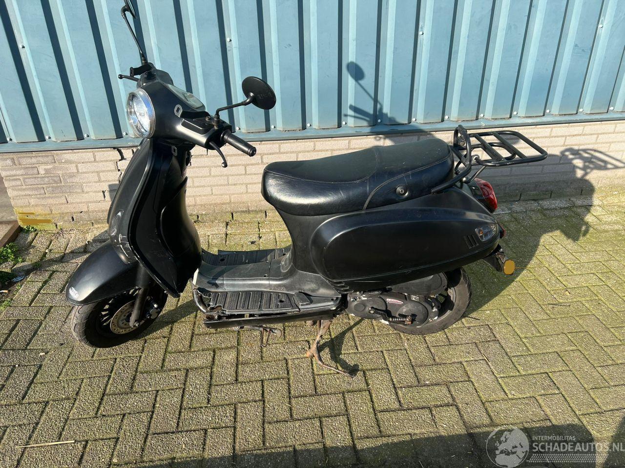 Turbho  Turbho Bromscooter PL-C BJ 2022 7.929 KM