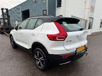 Volvo XC40 1.5 T3 R-Design AUTOMAAT picture 3