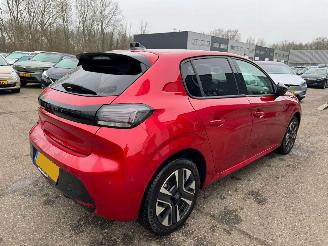 Peugeot 208 1.2 PureTech 100 Allure picture 5