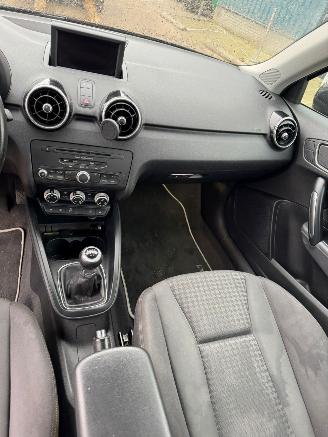 Audi A1 1.2 TFSI Attraction BJ 2010 232.183 KM picture 14