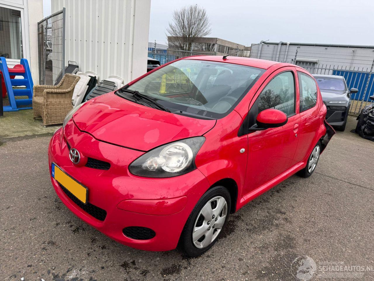 Toyota Aygo 1.0-12V BJ 2008 117.786 KM