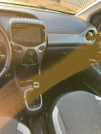 Toyota Aygo 1.0 VVT-i x-play picture 12