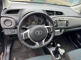 Toyota Yaris 1.0 VVT-i Aspiration picture 12