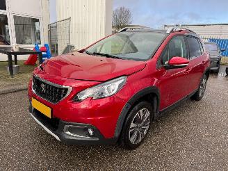 uszkodzony samochody osobowe Peugeot 2008 1.2 AUTOMAAT PureTech Allure 2019/5