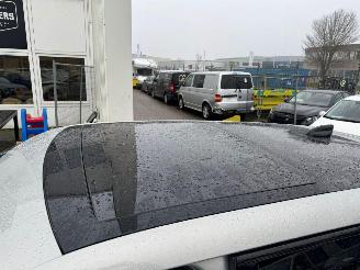 Land Rover Range Rover Evoque 1.5 AUTOMAAT P300e AWD R-Dynamic HSE picture 7