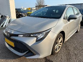 Damaged car Toyota Corolla Touring Sports 1.8 AUTOMAAT Hybrid Active 2022/12