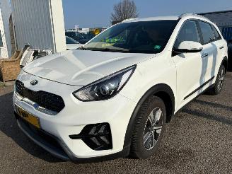 Vaurioauto  passenger cars Kia Niro 1.6 AUTOMAAT GDi Hybrid DynamicLine 2021/6