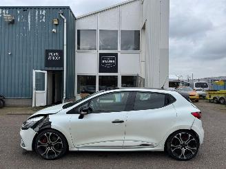 Unfallwagen Renault Clio 1.6 AUTOMAAT 220 PK R.S. Trophy 2016/9