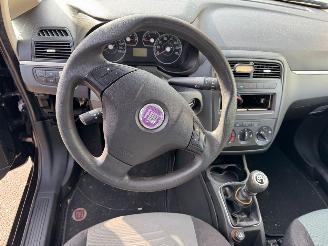 Fiat Grande Punto 1.4 Dynamic picture 9
