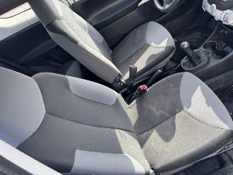 Peugeot 107 1.0 Access Accent picture 14