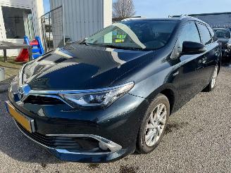 Schadeauto Toyota Auris Touring Sports 1.8 AUTOMAAT Hybrid Lease pro 2015/7