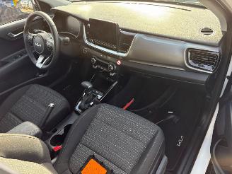 Kia Stonic 1.0 AUTOMAAT T-GDi MHEV DynamicPlusLine picture 17