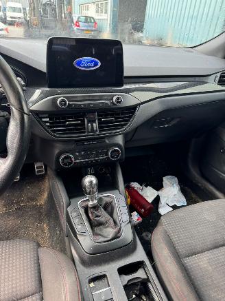 Ford Focus Wagon 1.0 EcoBoost Hybrid ST Line X Business picture 12