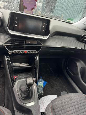 Peugeot 2008 1.2 PureTech Blue Lease Active picture 11