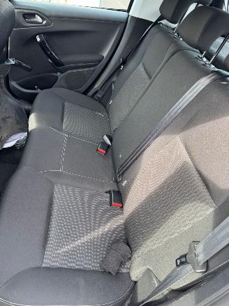 Peugeot 208 1.2 PureTech Blue Lion picture 15