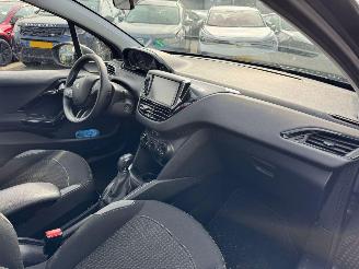 Peugeot 208 1.2 PureTech Blue Lion picture 13