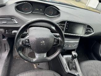 Peugeot 308 1.5 BlueHDi Blue Lease picture 9