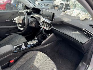 Peugeot 208 1.2 AUTOMAAT Hybrid 110 e-DCS6 Allure picture 14