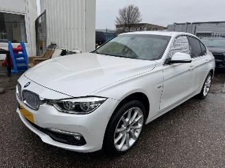 damaged passenger cars BMW 3-serie 320i  AUTOMAAT Luxury Edition 2018/9