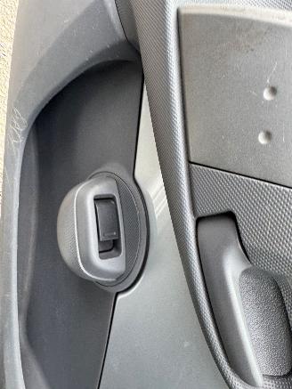 Peugeot 107 1.0-12V XS picture 17