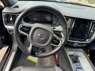 Volvo V-60 2.0 B3 R-Design picture 13