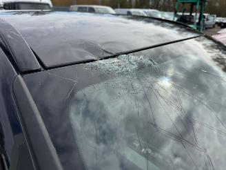 Volvo V-60 2.0 B3 R-Design picture 8