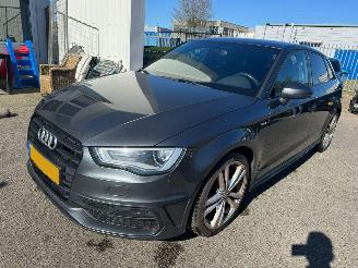 Coche accidentado Audi A3 Sportback 1.2 TFSI Ambition Pro Line S 2014/12