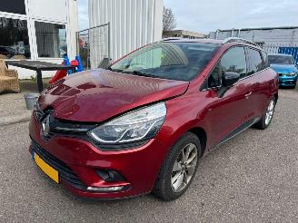 Schadeauto Renault Clio Estate 0.9 TCe Limited 2017/6