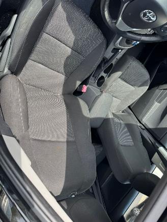 Toyota Auris 1.8 AUTOMAAT Hybrid Aspiration picture 18