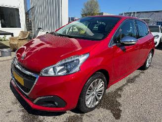 Unfallwagen Peugeot 208 1.2 PureTech Allure 2018/4