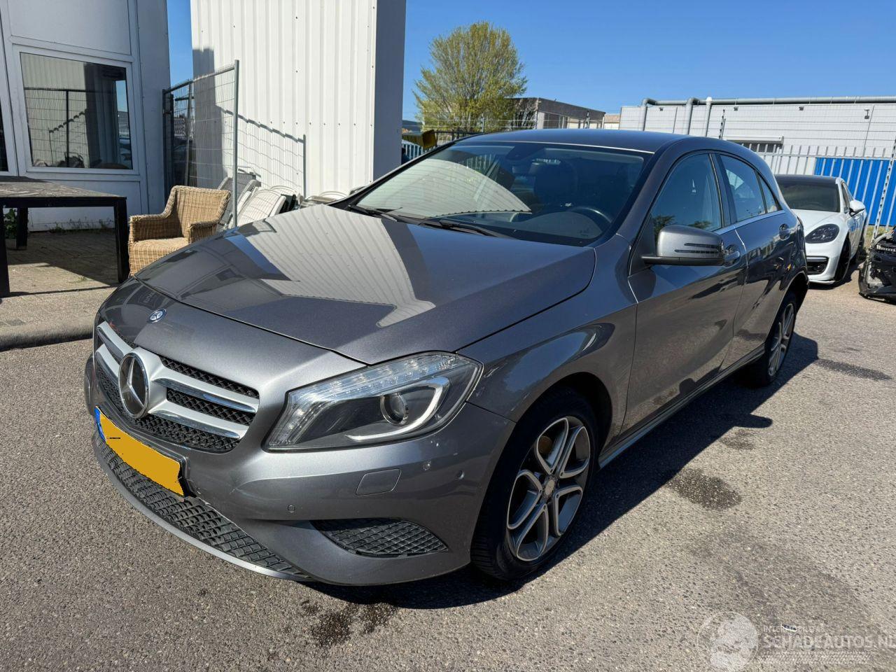 Mercedes A-klasse 180 AUTOMAAT Ambition