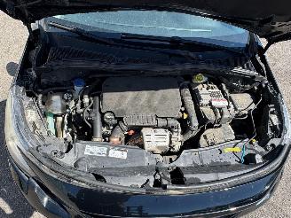 Peugeot 2008 1.2 PureTech GT-line picture 8