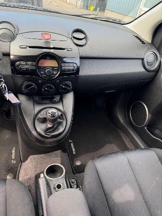 Mazda 2 1.3 Cool picture 13