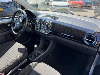 Volkswagen Up! 1.0 groove up! BlueMotion picture 12