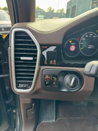 Porsche Cayenne 3.0 AUTOMAAT E-Hybrid picture 16