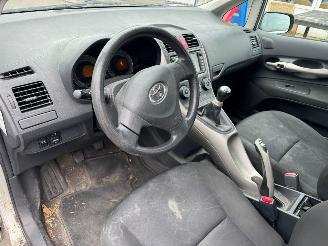 Toyota Auris 1.6-16V Terra picture 11
