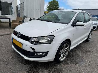 uszkodzony samochody osobowe Volkswagen Polo 1.2 TDI BlueMotion 2013/10
