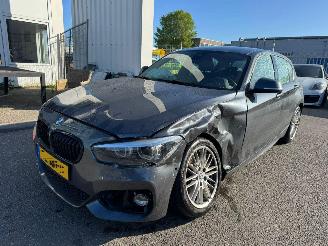 Unfallwagen BMW 1-serie 120i Executive 2018/10